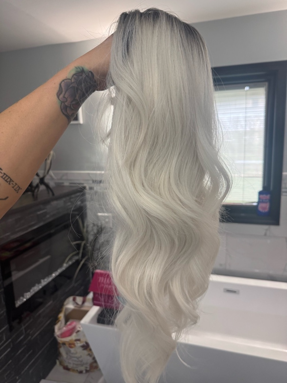 **BNWT** Chelsey Smith Crowns high quality synthetic lace front wig